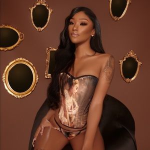 Alejandro Collection set